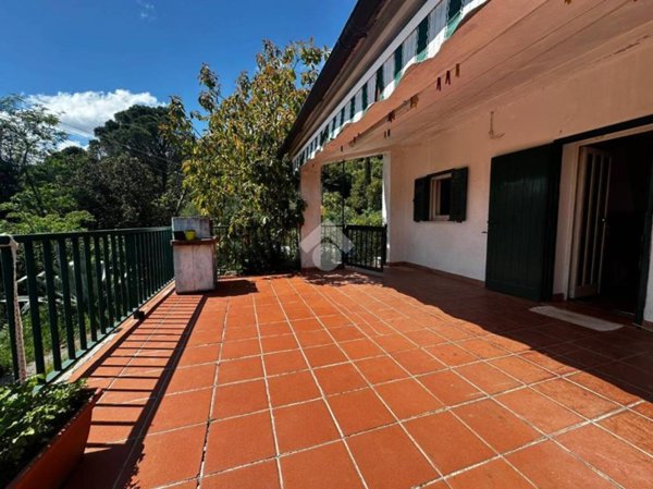 casa indipendente in vendita a Sarzana