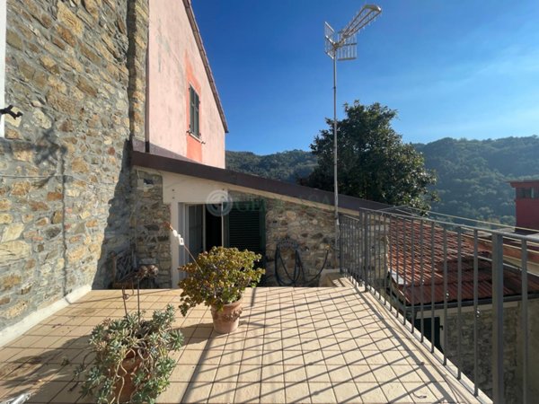 casa indipendente in vendita a Sarzana in zona Falcinello