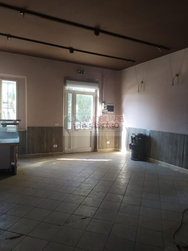 negozio in vendita a Sarzana