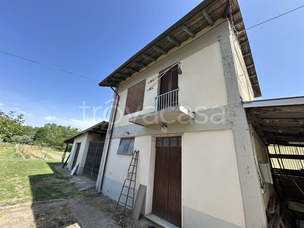 casa indipendente in vendita a Sarzana