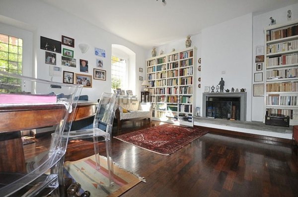 casa indipendente in vendita a Sarzana