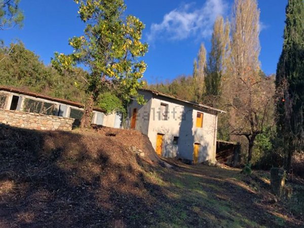 casa indipendente in vendita a Sarzana