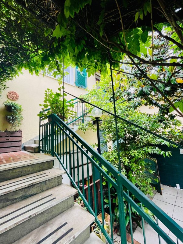 casa semindipendente in vendita a Sarzana