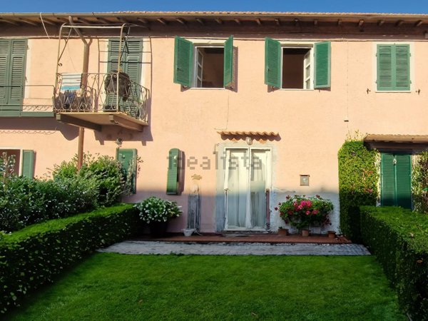 quadrivano in vendita a Sarzana