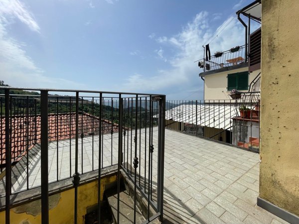 appartamento in vendita a Sarzana in zona Falcinello