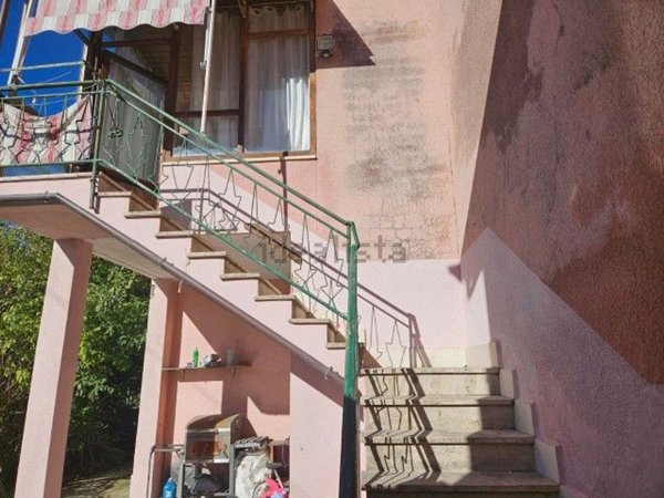 casa indipendente in vendita a Sarzana