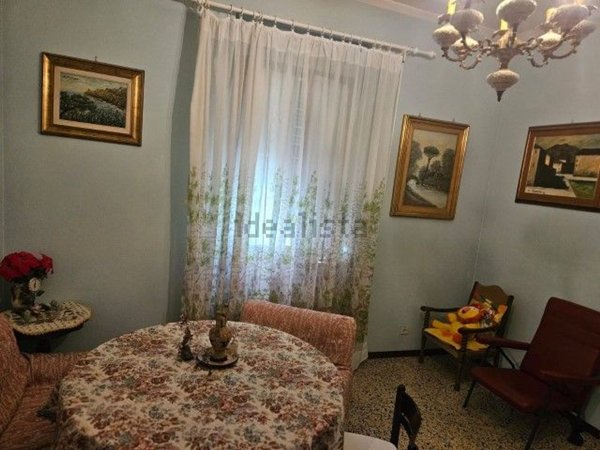 casa indipendente in vendita a Sarzana