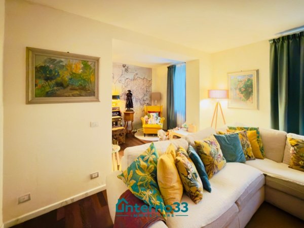 casa indipendente in vendita a Sarzana