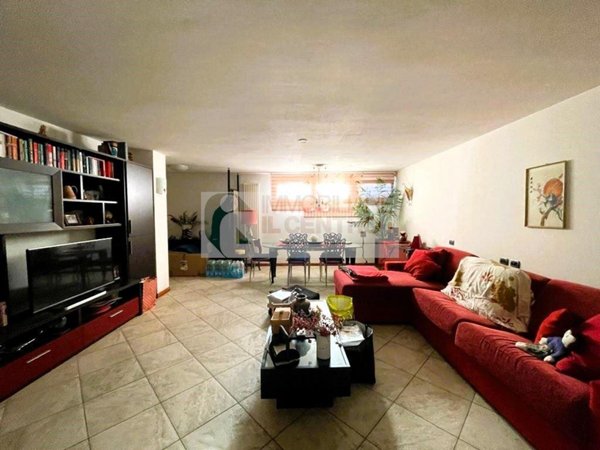 casa indipendente in vendita a Sarzana