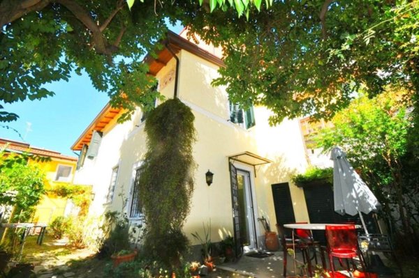 casa semindipendente in vendita a Sarzana