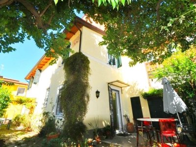 casa semindipendente in vendita a Sarzana