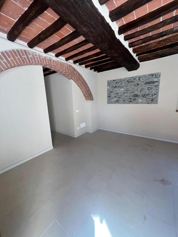 casa indipendente in vendita a Sarzana