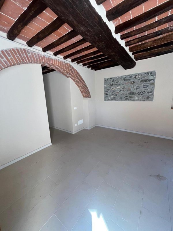 casa indipendente in vendita a Sarzana