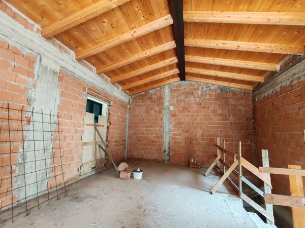 casa indipendente in vendita a Sarzana in zona Falcinello