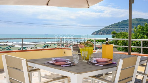 appartamento in vendita a Sarzana in zona Marinella di Sarzana