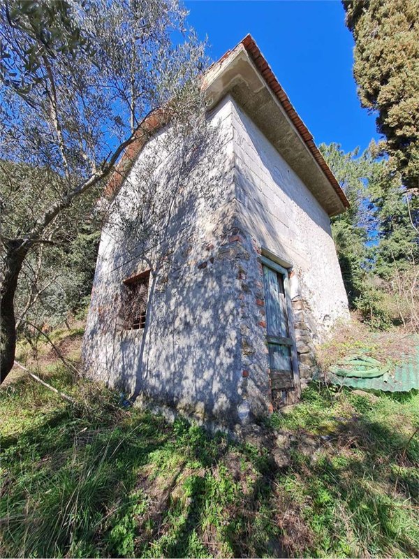 casa indipendente in vendita a Sarzana