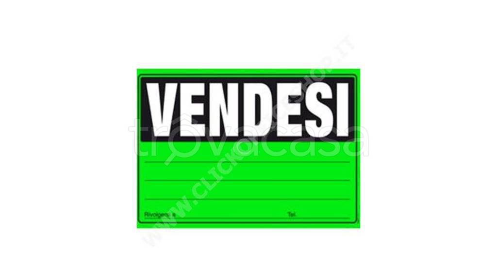 locale di sgombero in vendita a Sarzana