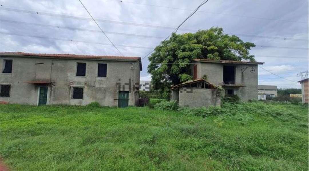 casale in vendita a Sarzana