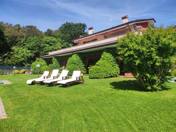 casa indipendente in vendita a Sarzana