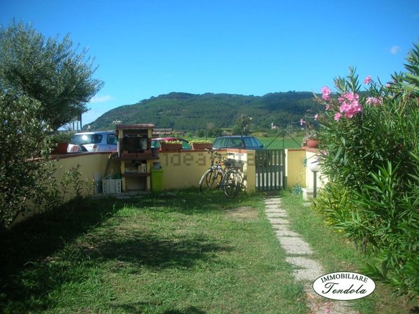 casa semindipendente in vendita a Sarzana