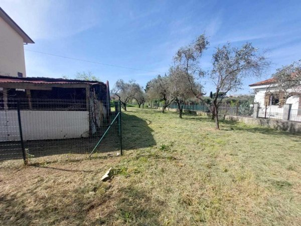 casa indipendente in vendita a Sarzana