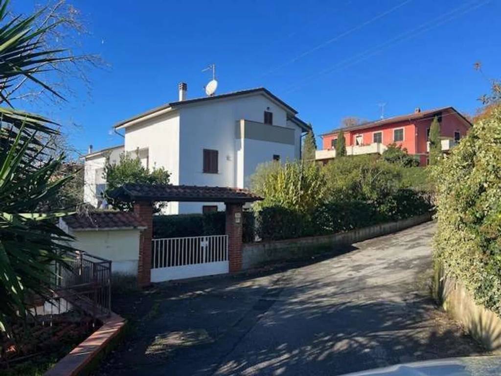 casa indipendente in vendita a Sarzana in zona San Lazzaro
