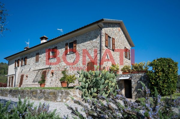 casa indipendente in vendita a Sarzana