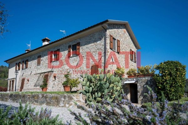 casa indipendente in vendita a Sarzana in zona Falcinello