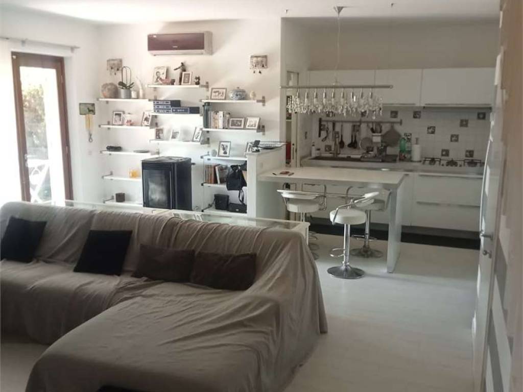 casa indipendente in vendita a Sarzana in zona Falcinello