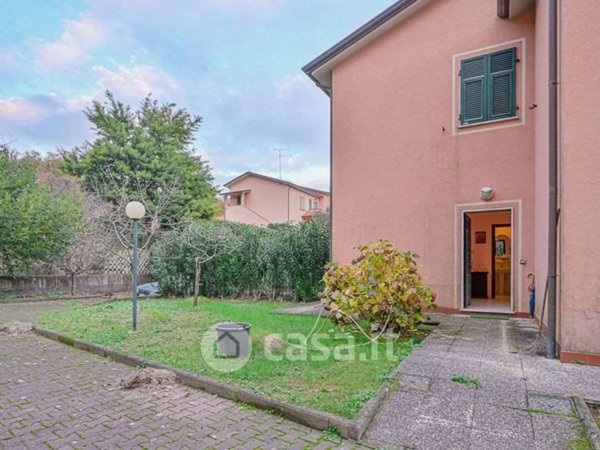 casa indipendente in vendita a Sarzana