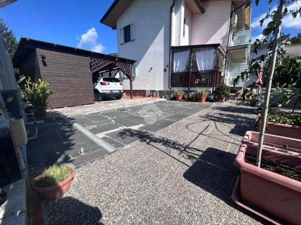 casa indipendente in vendita a Sarzana