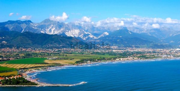 appartamento in vendita a Sarzana in zona Marinella di Sarzana