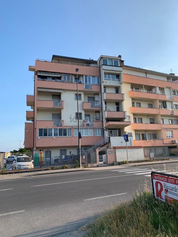 appartamento in vendita a Sarzana in zona Marinella di Sarzana