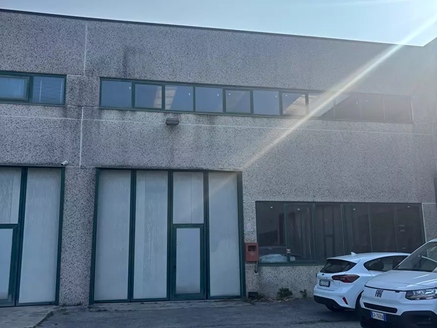 capannone in vendita a Sarzana