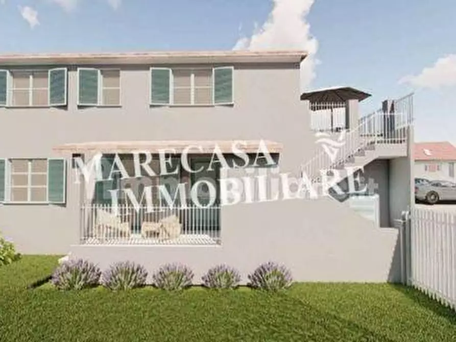 casa indipendente in vendita a Sarzana