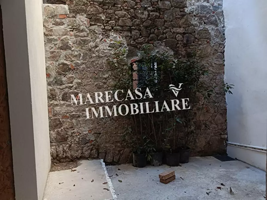 casa indipendente in vendita a Sarzana