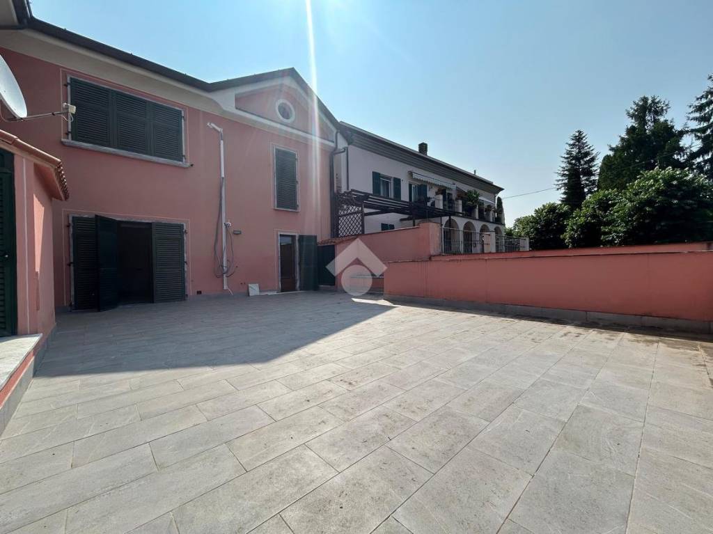 casa indipendente in vendita a Sarzana in zona Falcinello