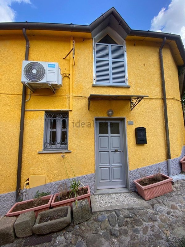 casa indipendente in vendita a Sarzana