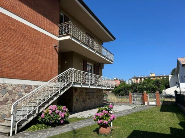 appartamento in vendita a Sarzana