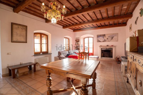 casa indipendente in vendita a Sarzana
