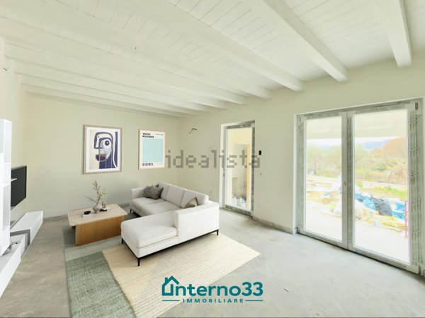 casa indipendente in vendita a Sarzana