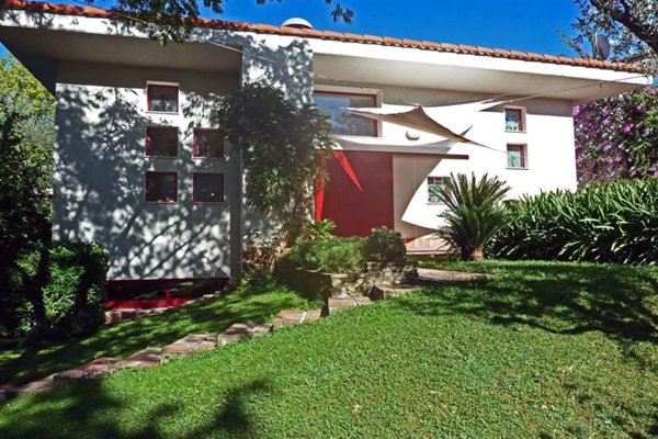 casa indipendente in vendita a Sarzana