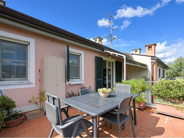 appartamento in vendita a Sarzana in zona Falcinello