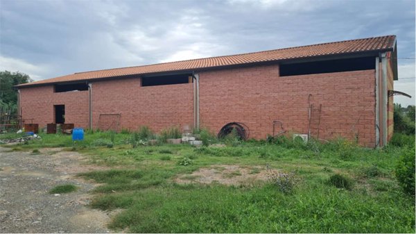 capannone in vendita a Sarzana