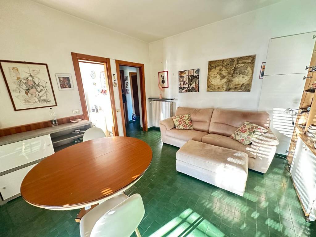 appartamento in vendita a Sarzana in zona Marinella di Sarzana