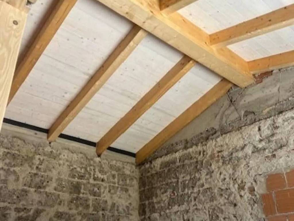 casa indipendente in vendita a Sarzana