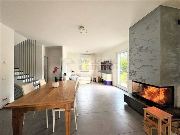 casa indipendente in vendita a Sarzana in zona Falcinello