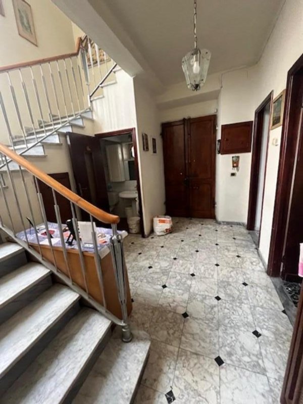 casa indipendente in vendita a Sarzana