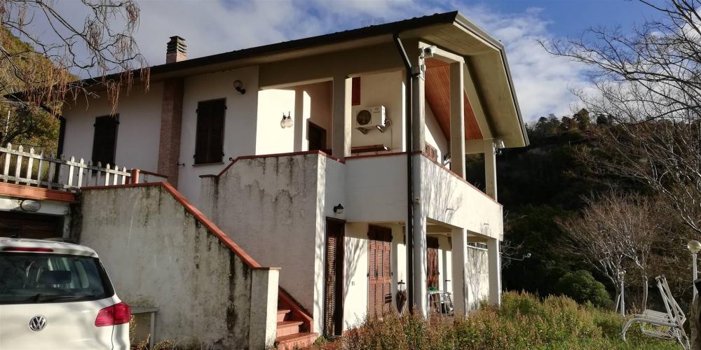 casa indipendente in vendita a Sarzana in zona Falcinello