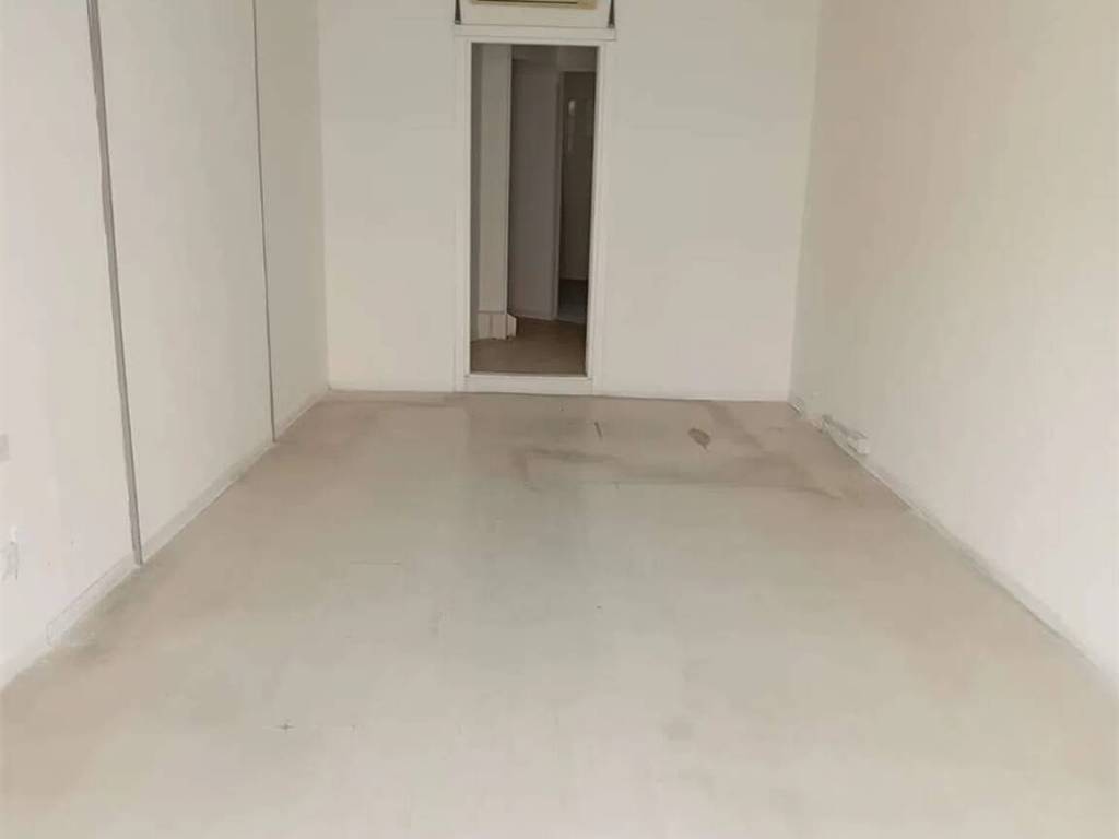 negozio in vendita a Sarzana